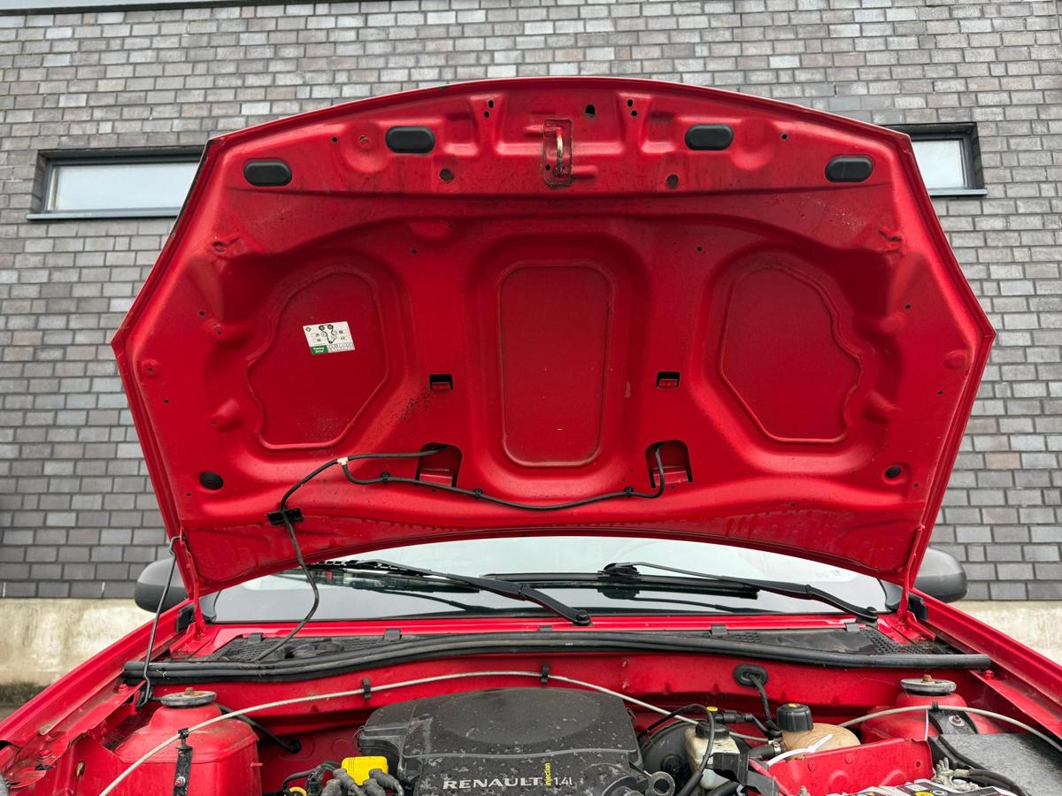 Dacia Sandero SD original Motorhaube OV21D Red Passion BJ09